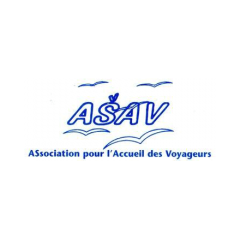 L'ASAV (Association pour l’accueil des voyageurs) a été créée en 1990 pour aider deux types de populations tsiganes installées en France : les Gens du voyage et les Roms roumains, qu’ils soient itinérants ou sédentarisés.